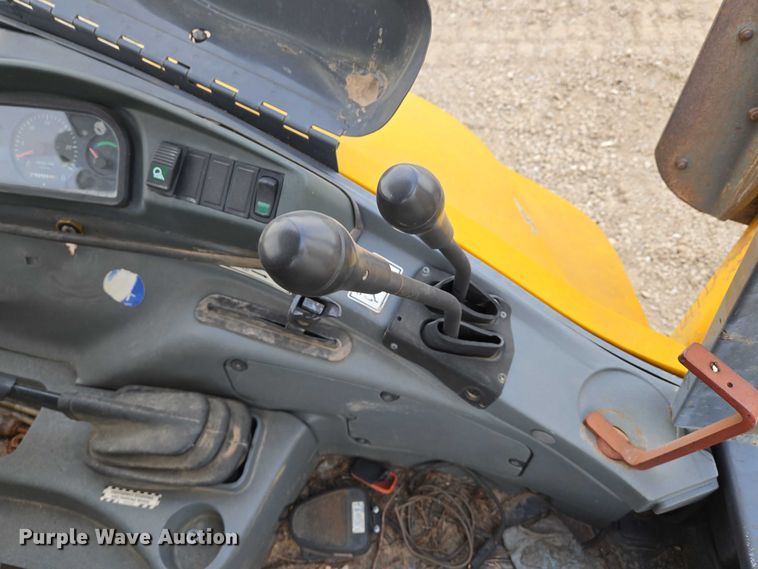 image for item EN8260 2002 New Holland LB75B backhoe