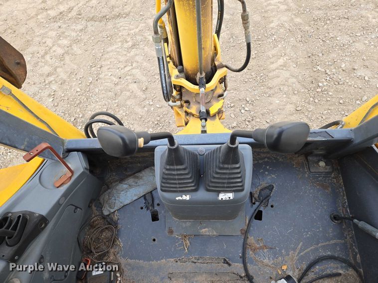 image for item EN8260 2002 New Holland LB75B backhoe