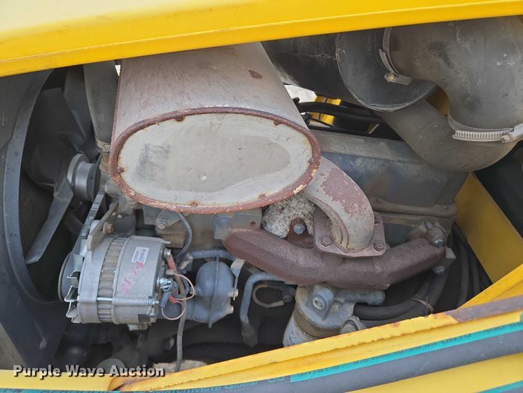 image for item EN8260 2002 New Holland LB75B backhoe