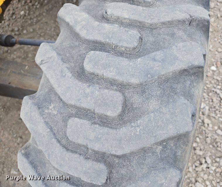 image for item EN8260 2002 New Holland LB75B backhoe