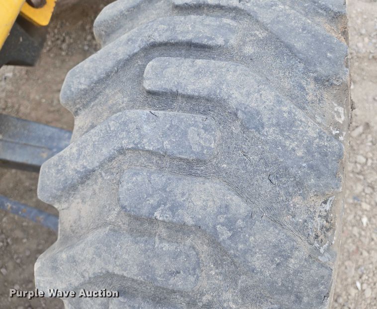 image for item EN8260 2002 New Holland LB75B backhoe