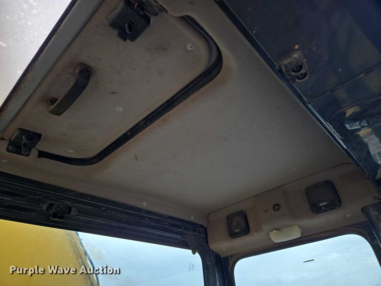 image for item EN8291 2012 Komatsu PC308USLC excavator