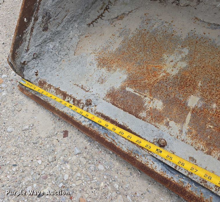 image for item EO1090 (5) skid steer buckets