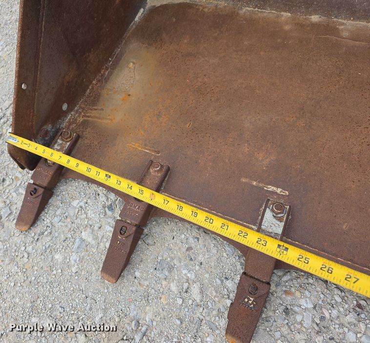 image for item EO1091 4 skid steer buckets