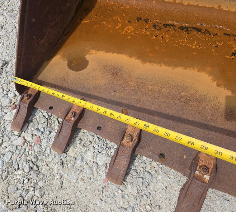 image for item EO1091 4 skid steer buckets