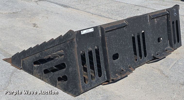 image for item EO1515 skid steer rock bucket