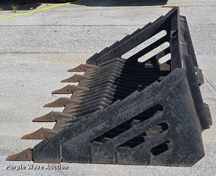 image for item EO1515 skid steer rock bucket