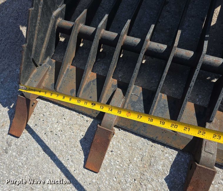 image for item EO1515 skid steer rock bucket