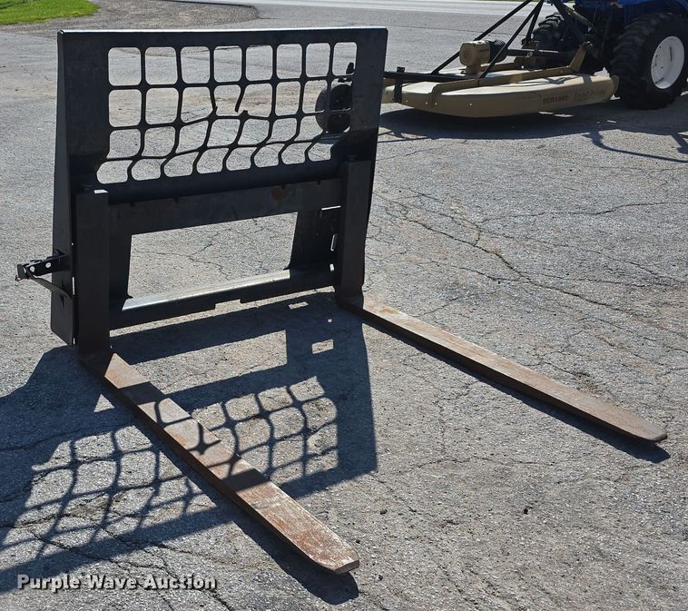 image for item EO1516 skid steer forks