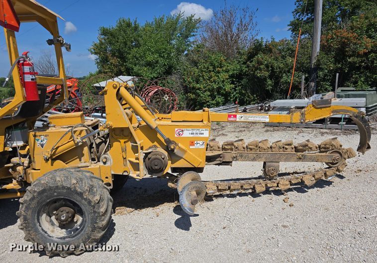 image for item EO1519 Vermeer M-470 trencher
