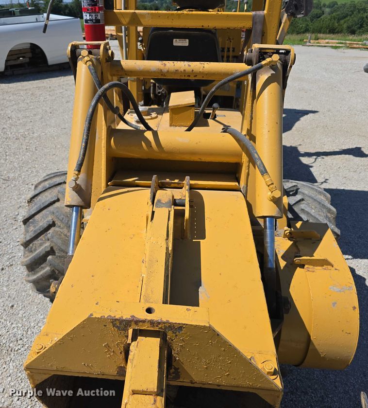 image for item EO1519 Vermeer M-470 trencher