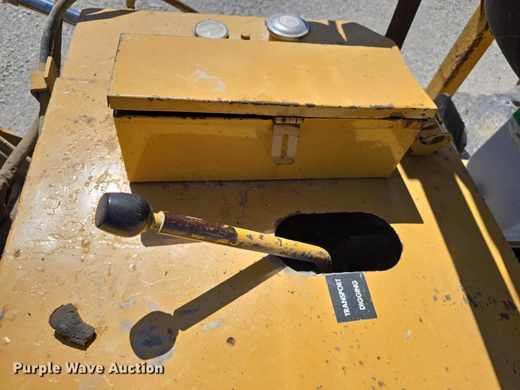 image for item EO1519 Vermeer M-470 trencher