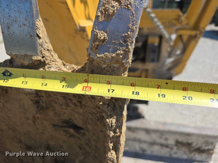 image for item EO1519 Vermeer M-470 trencher