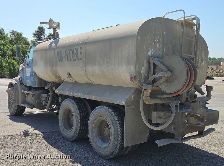 image for item EO4515 2005 Sterling L7500 water truck