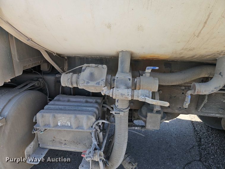 image for item EO4515 2005 Sterling L7500 water truck