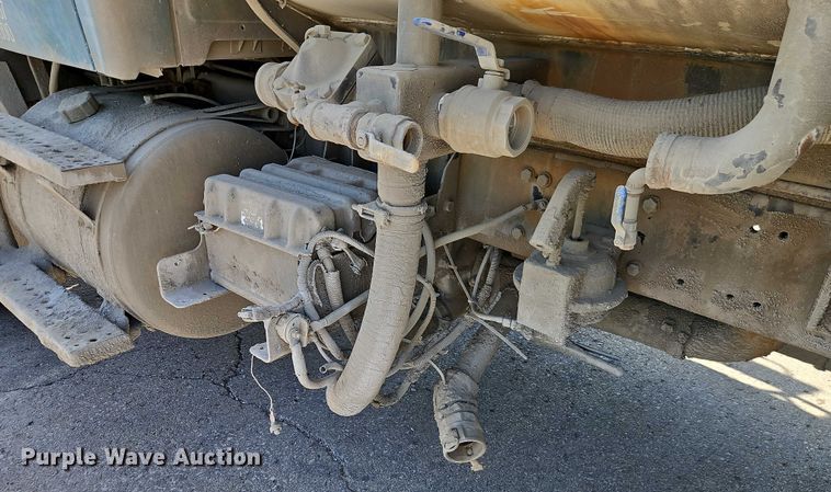 image for item EO4515 2005 Sterling L7500 water truck