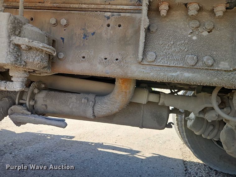 image for item EO4515 2005 Sterling L7500 water truck