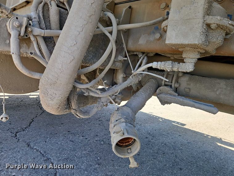 image for item EO4515 2005 Sterling L7500 water truck