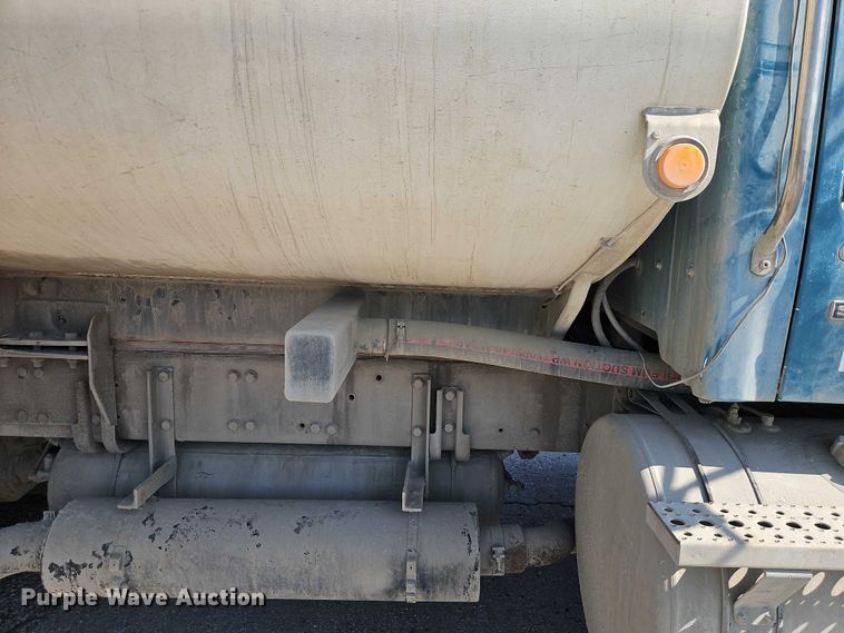 image for item EO4515 2005 Sterling L7500 water truck