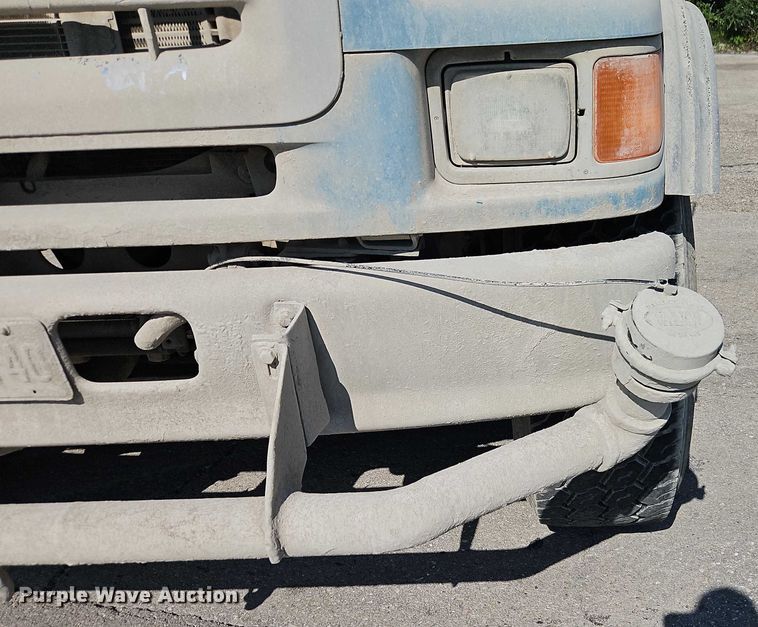 image for item EO4515 2005 Sterling L7500 water truck