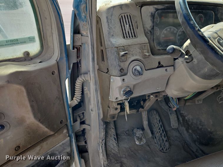 image for item EO4515 2005 Sterling L7500 water truck