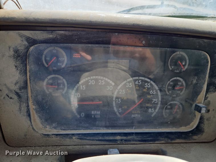 image for item EO4515 2005 Sterling L7500 water truck