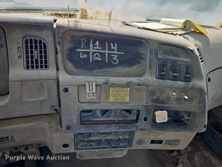 image for item EO4515 2005 Sterling L7500 water truck