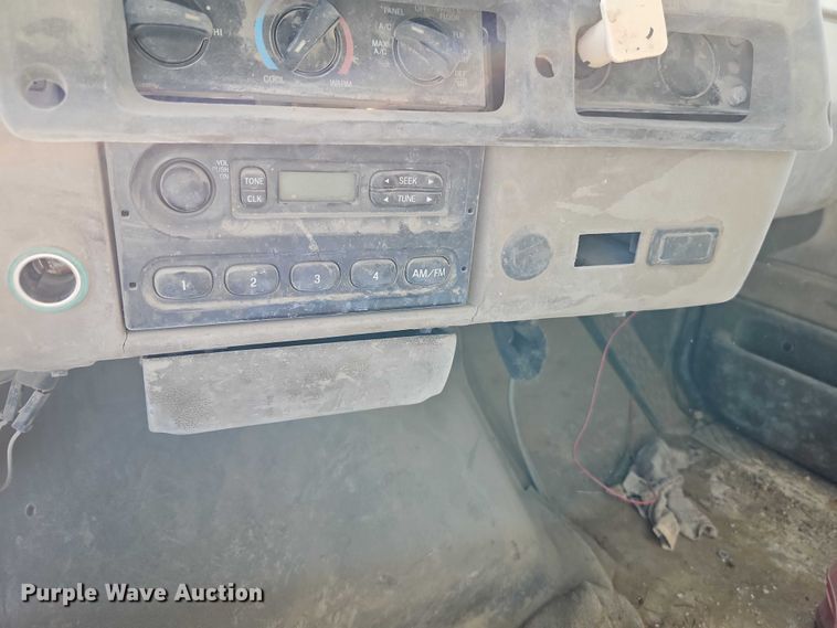 image for item EO4515 2005 Sterling L7500 water truck