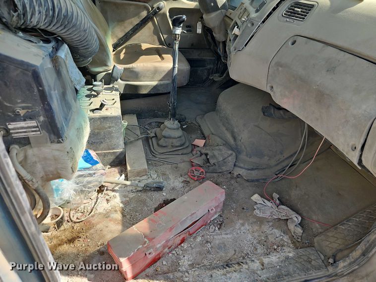 image for item EO4515 2005 Sterling L7500 water truck