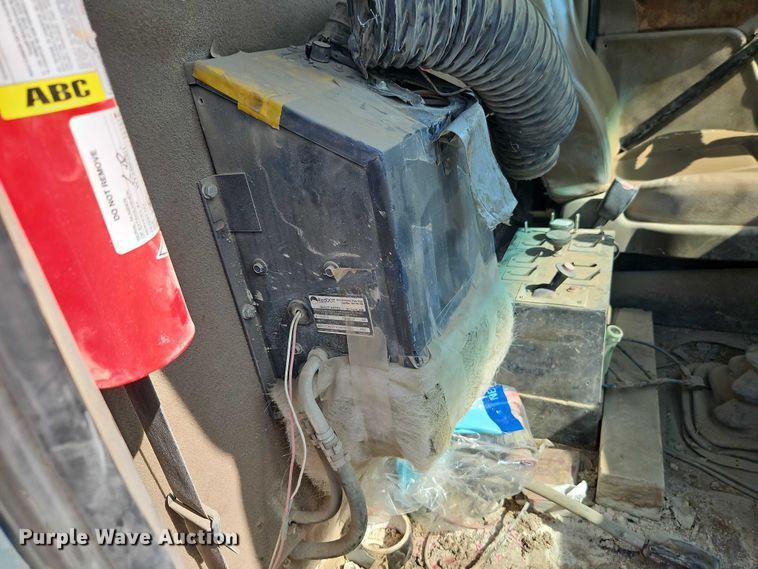 image for item EO4515 2005 Sterling L7500 water truck