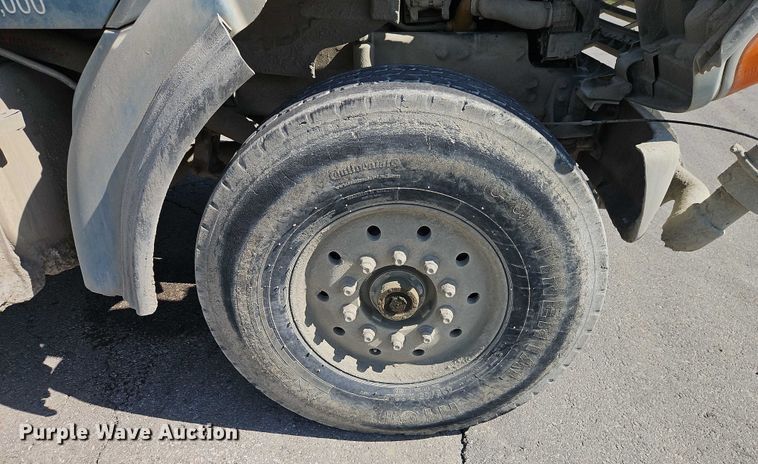 image for item EO4515 2005 Sterling L7500 water truck