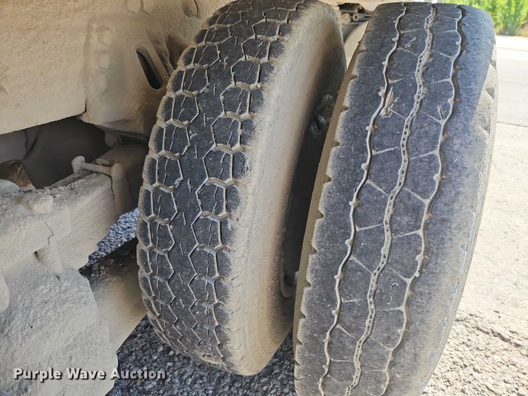 image for item EO4515 2005 Sterling L7500 water truck