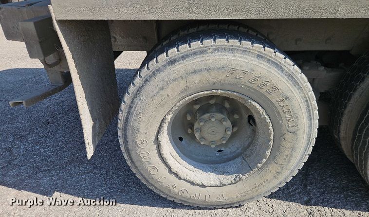 image for item EO4515 2005 Sterling L7500 water truck