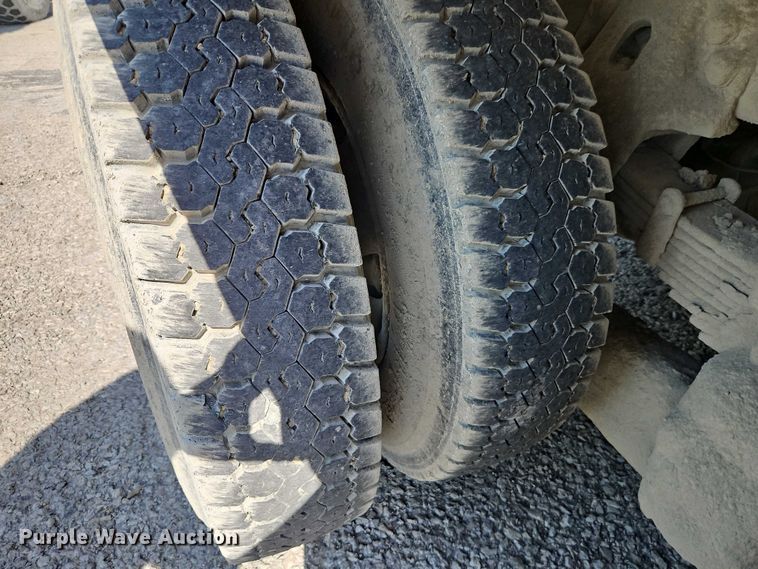 image for item EO4515 2005 Sterling L7500 water truck