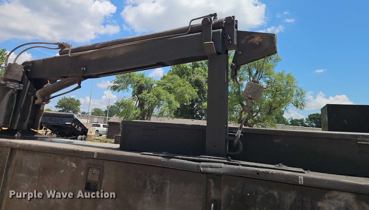 image for item EO4523 1985 Ford F700 utility / service truck