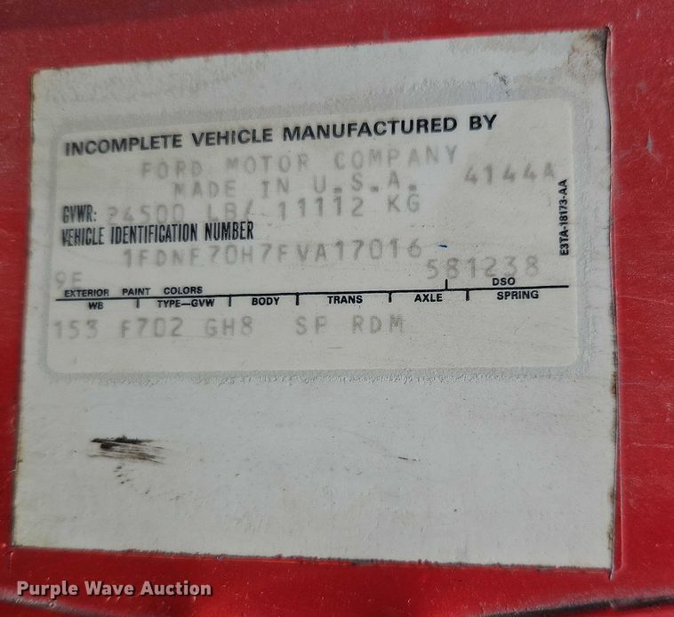 image for item EO4523 1985 Ford F700 utility / service truck