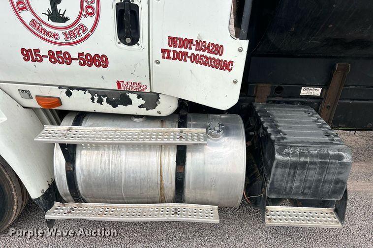 image for item EQ0501 2006 International RF027 dump truck