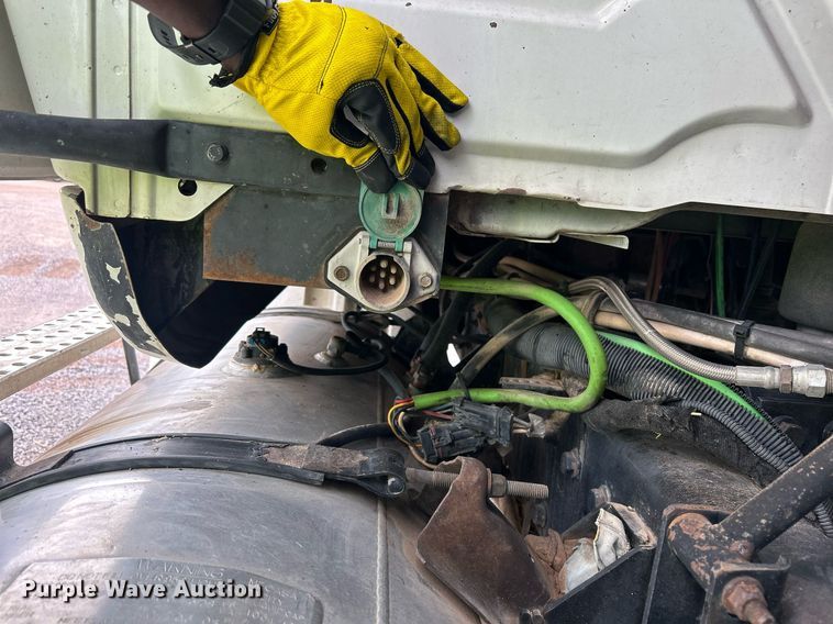 image for item EQ0501 2006 International RF027 dump truck