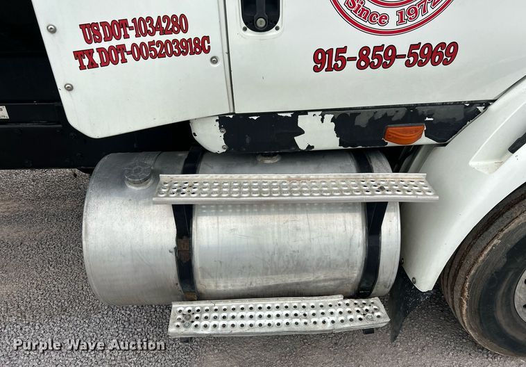 image for item EQ0501 2006 International RF027 dump truck