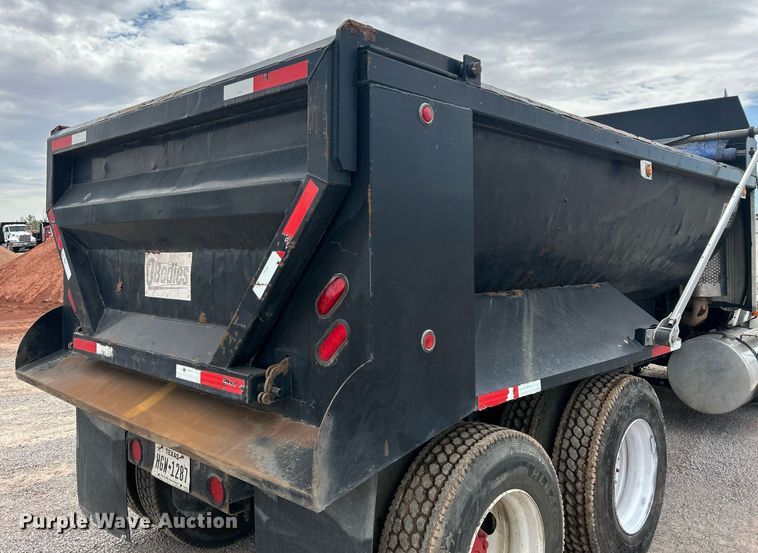 image for item EQ0501 2006 International RF027 dump truck