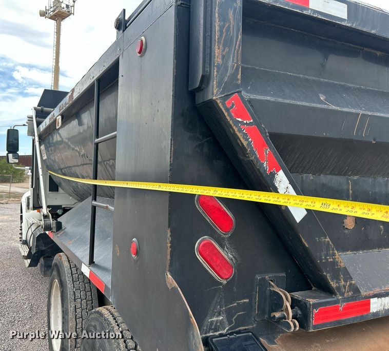 image for item EQ0501 2006 International RF027 dump truck