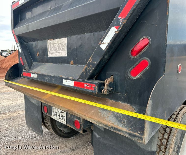 image for item EQ0501 2006 International RF027 dump truck