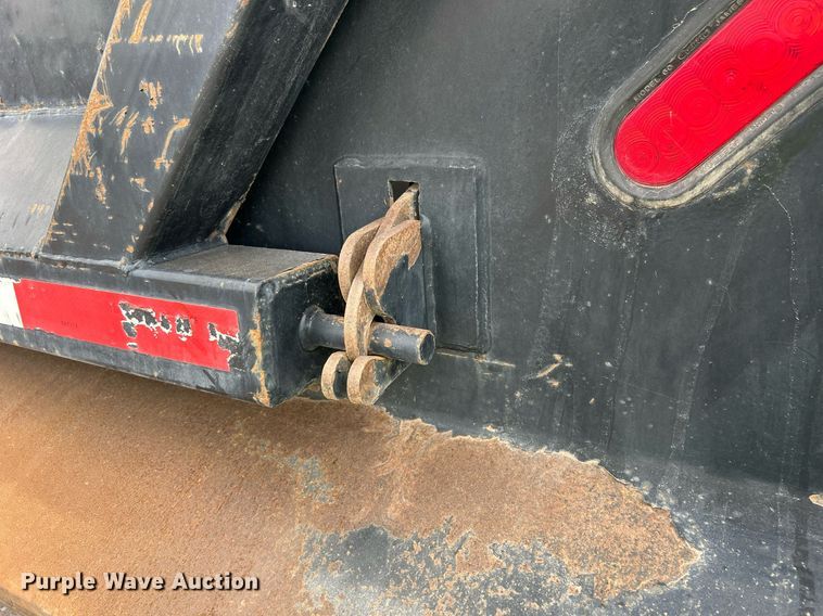 image for item EQ0501 2006 International RF027 dump truck