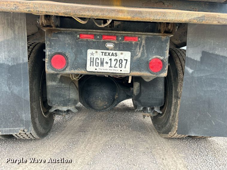 image for item EQ0501 2006 International RF027 dump truck