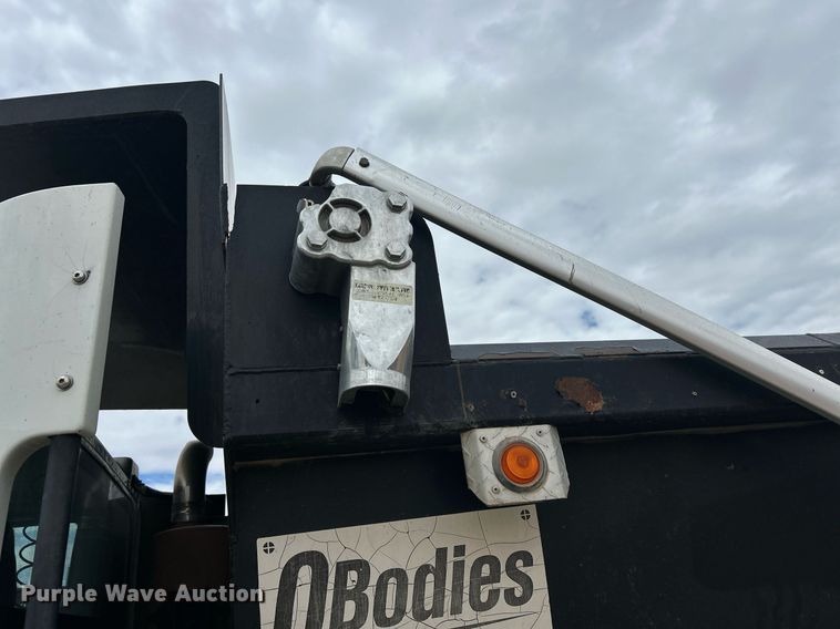 image for item EQ0501 2006 International RF027 dump truck