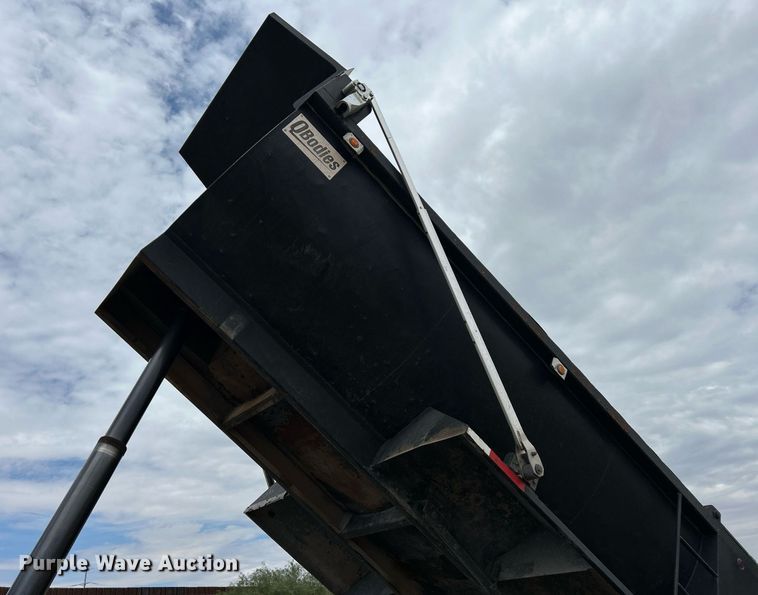 image for item EQ0501 2006 International RF027 dump truck