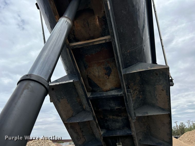 image for item EQ0501 2006 International RF027 dump truck