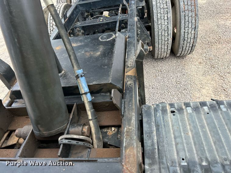 image for item EQ0501 2006 International RF027 dump truck