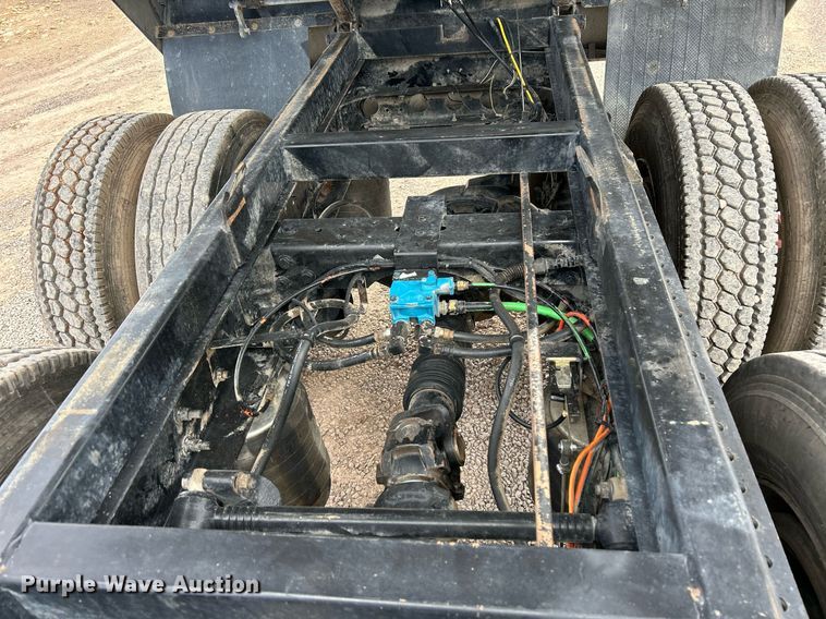 image for item EQ0501 2006 International RF027 dump truck