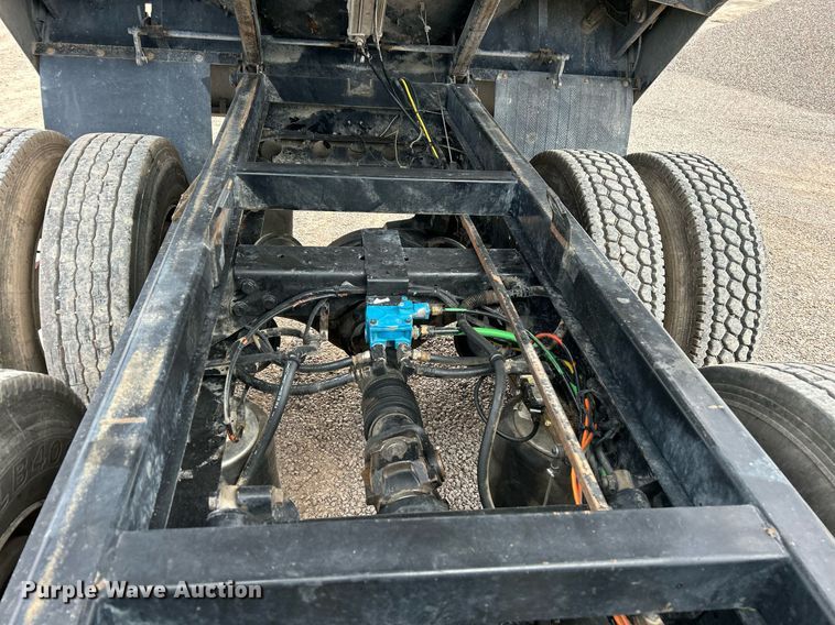 image for item EQ0501 2006 International RF027 dump truck